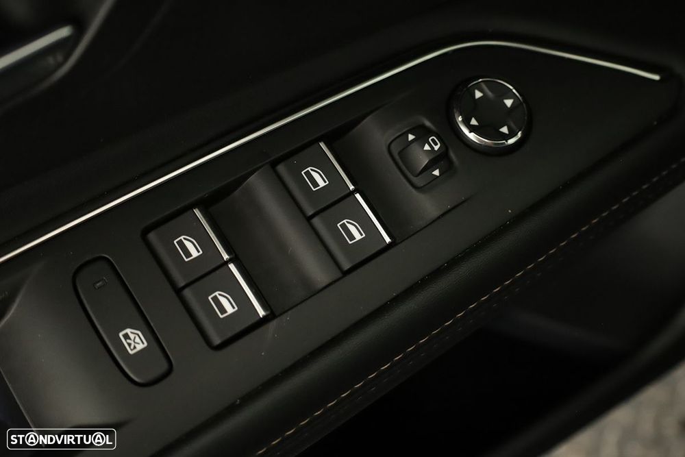 Peugeot 3008 1.2 PureTech GT EAT8 - 21
