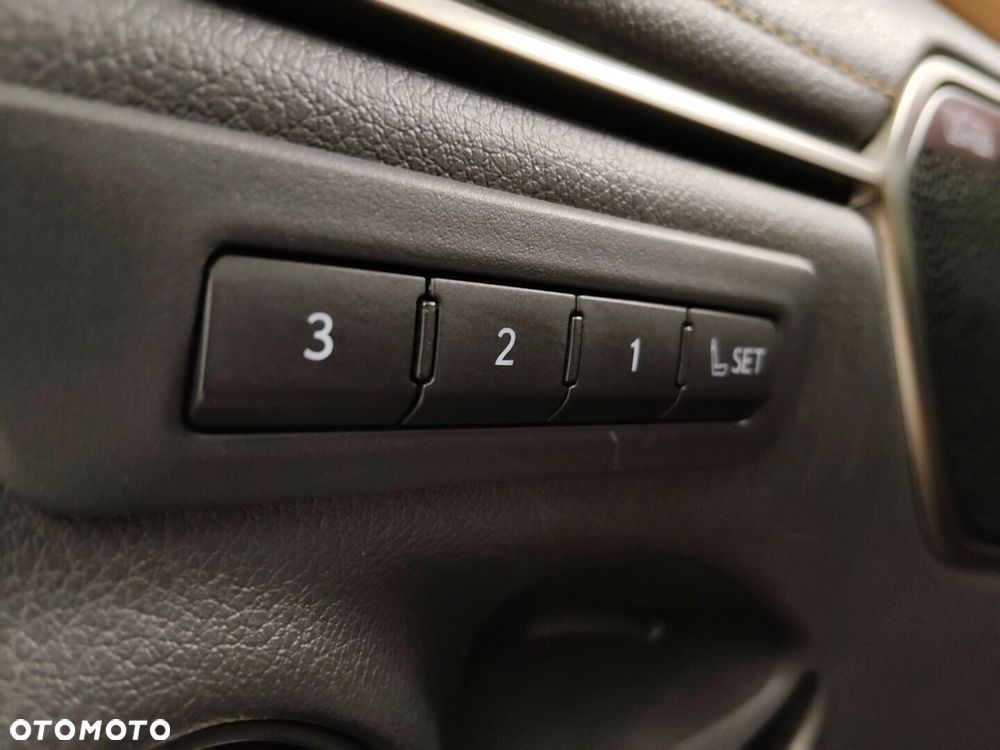 Lexus ES 300h Prestige - 31