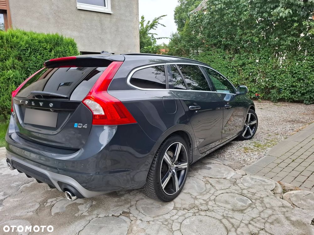 Volvo V60 D4 Geartronic RDesign - 25