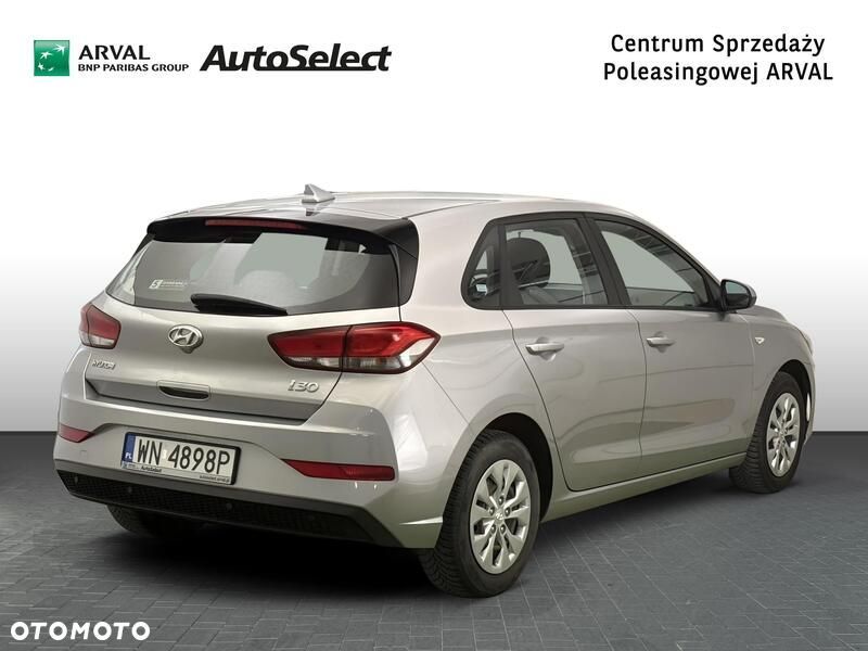 Hyundai i30 1.5 DPI Classic + - 7