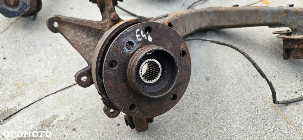 Wahacz zwrotnica piasta lewy prawy tył tylny ABS BMW seria 3 E46 1097290F - 8