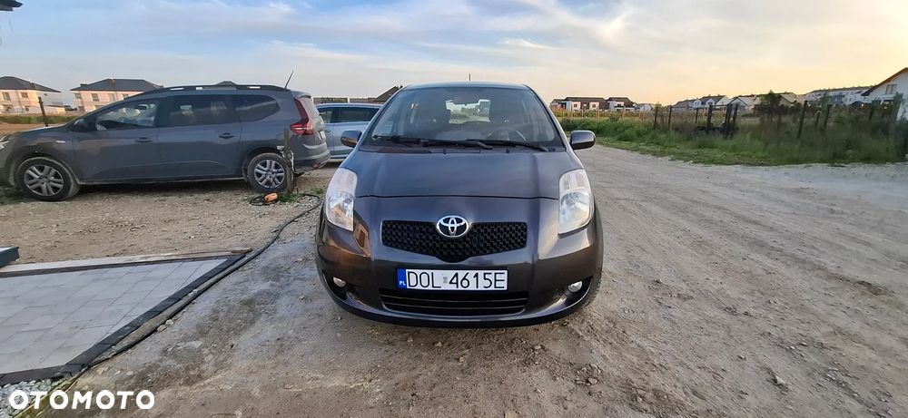 Toyota Yaris 1.3 Sol - 2