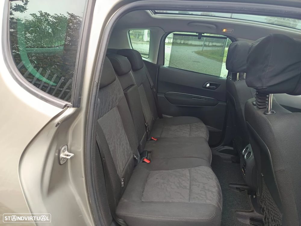 Peugeot 3008 1.6 HDi Premium - 18