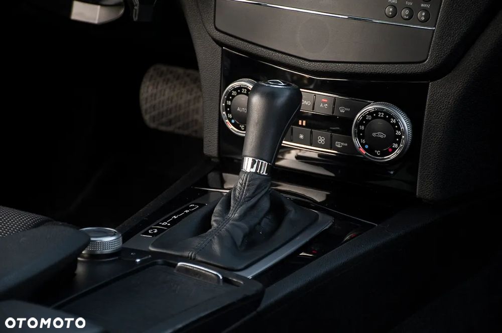Mercedes-Benz Klasa C 180 Kompressor Automatik - 28
