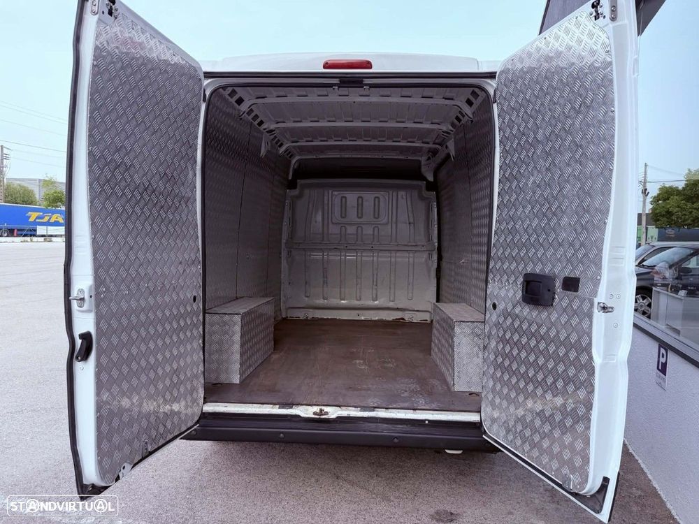 Peugeot Boxer 2.2 BlueHDi 335 L2H2 Premium - 12