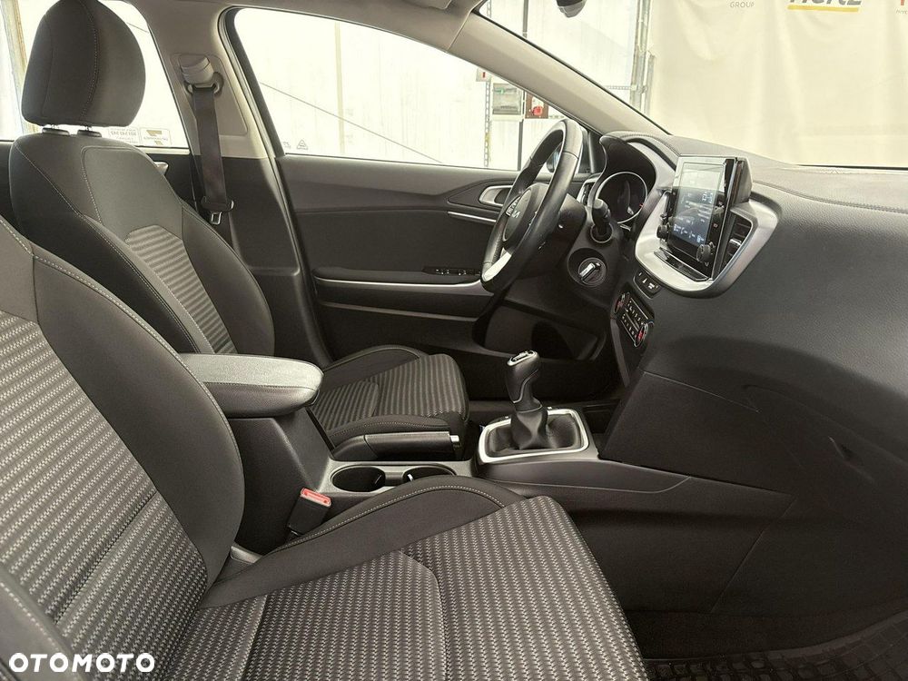 Kia Ceed - 22