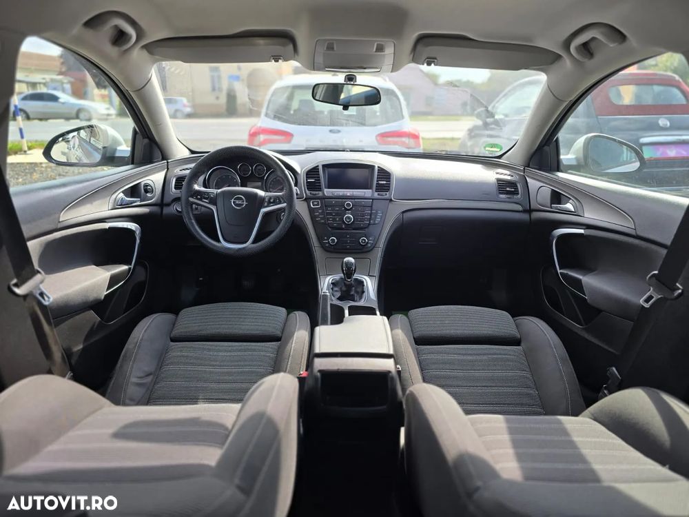 Opel Insignia 2.0 CDTI Sports Tourer Edition - 9