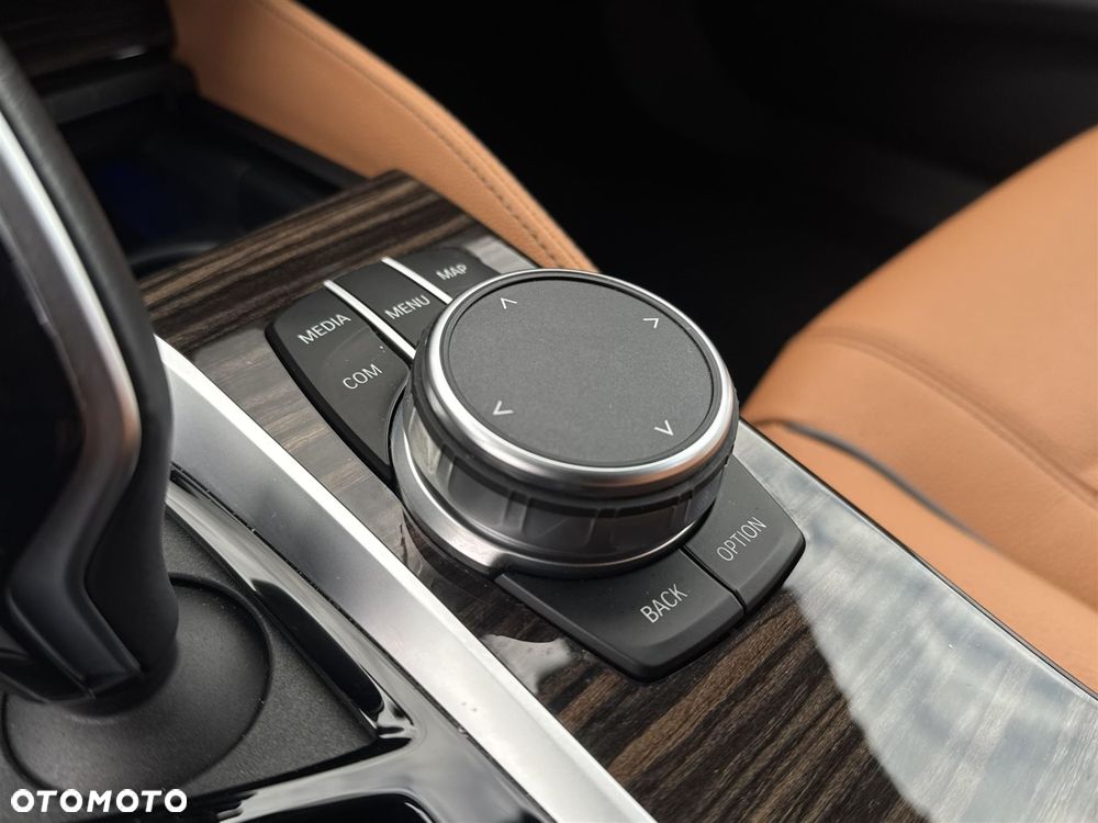 BMW Seria 5 518d - 13