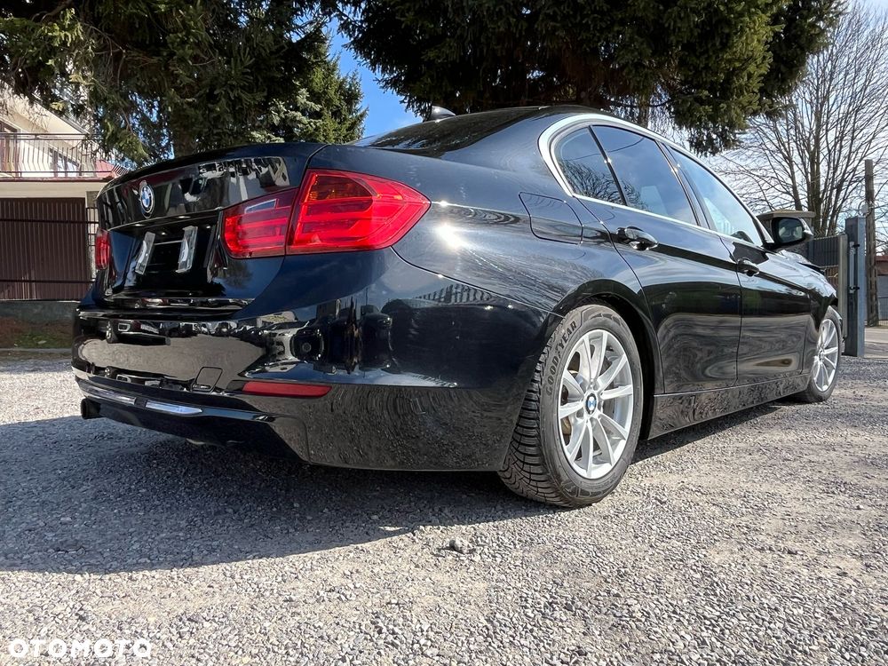 BMW Seria 3 318d xDrive M Sport - 30