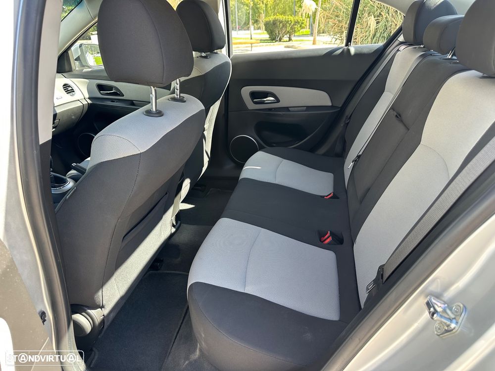 Chevrolet Cruze 2.0 VCDi LT - 17