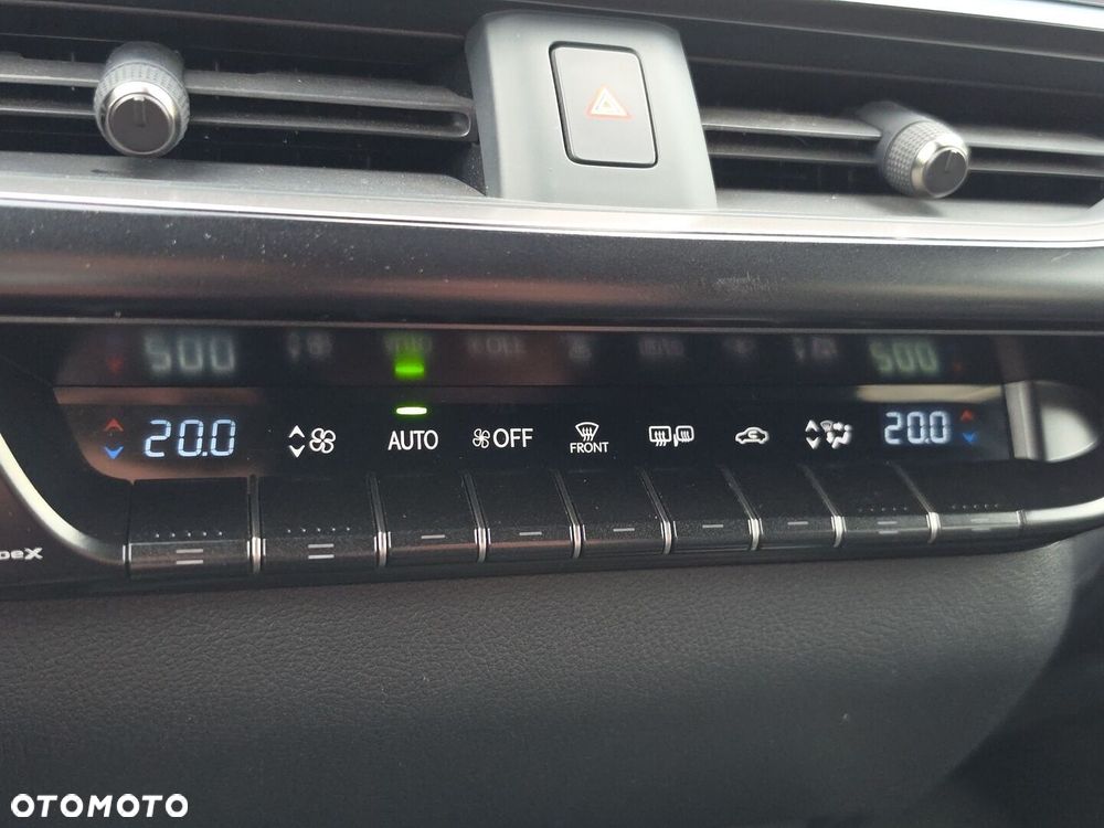 Lexus UX 300h F Sport - 23