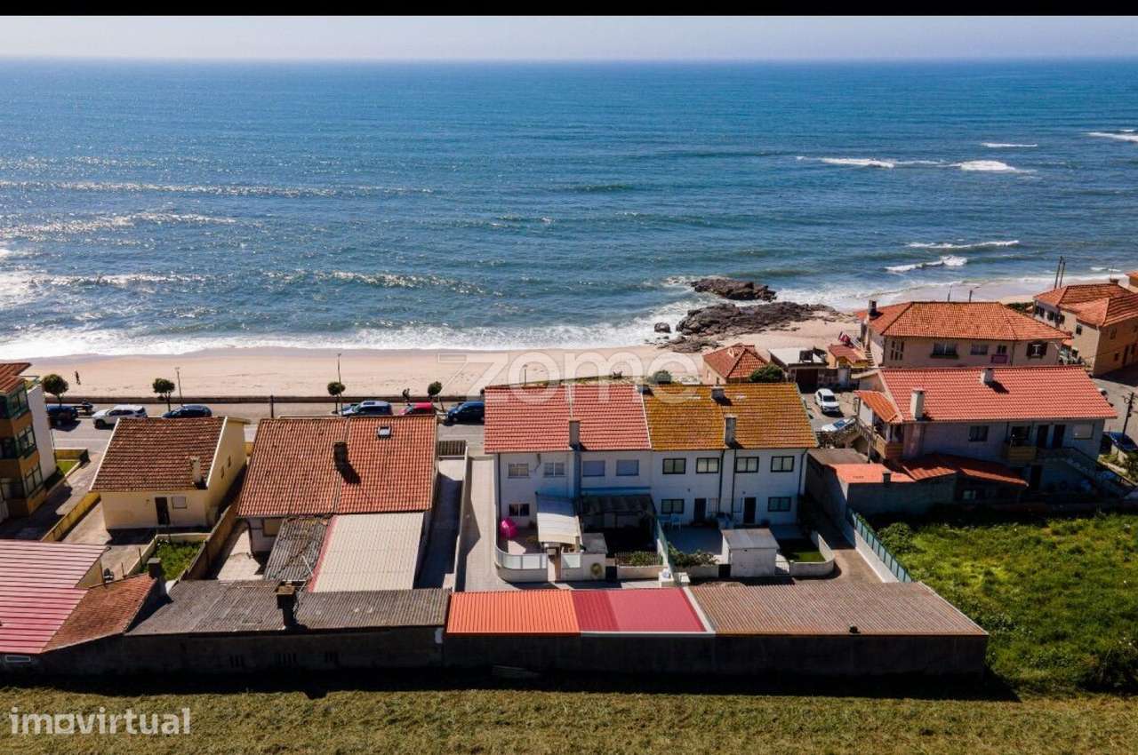 Baixa de preço- Moradia M3 +1- Frente Mar- Praia de Vila Chã - Grande imagem: 2/23