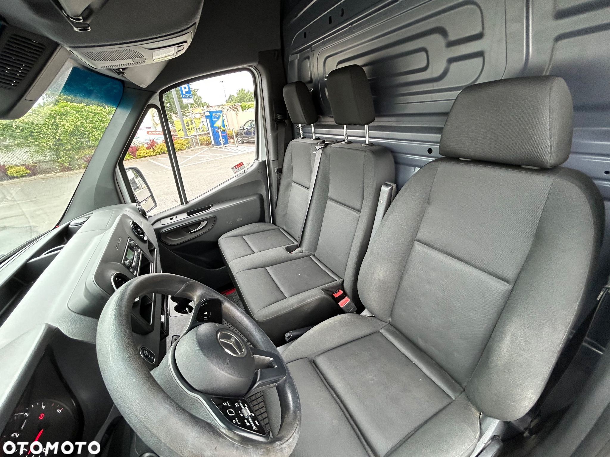 Mercedes-Benz Sprinter - 11