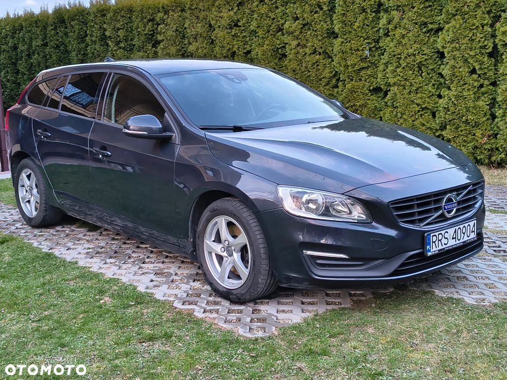 Volvo V60 D3 Geartronic Kinetic - 1