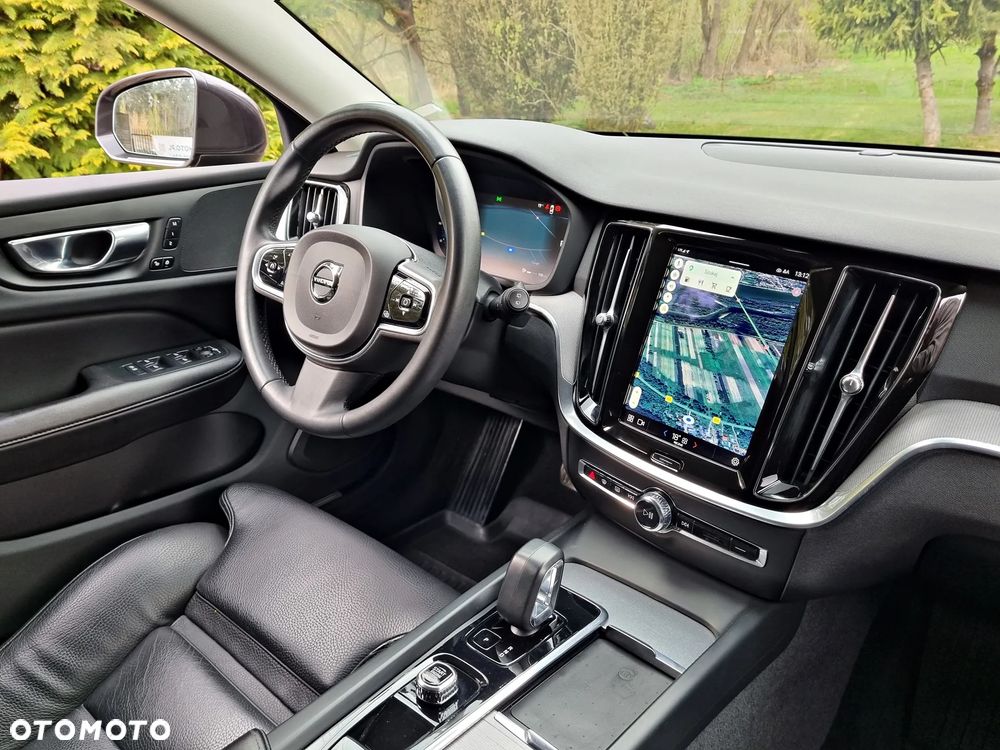 Volvo V60 Cross Country B4 D AWD Ultimate - 27