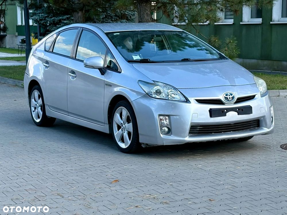 Toyota Prius (Hybrid) Executive - 8