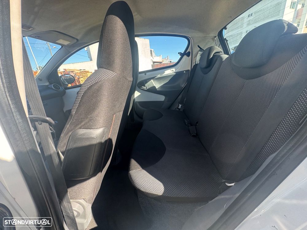 Toyota Aygo Cool - 11