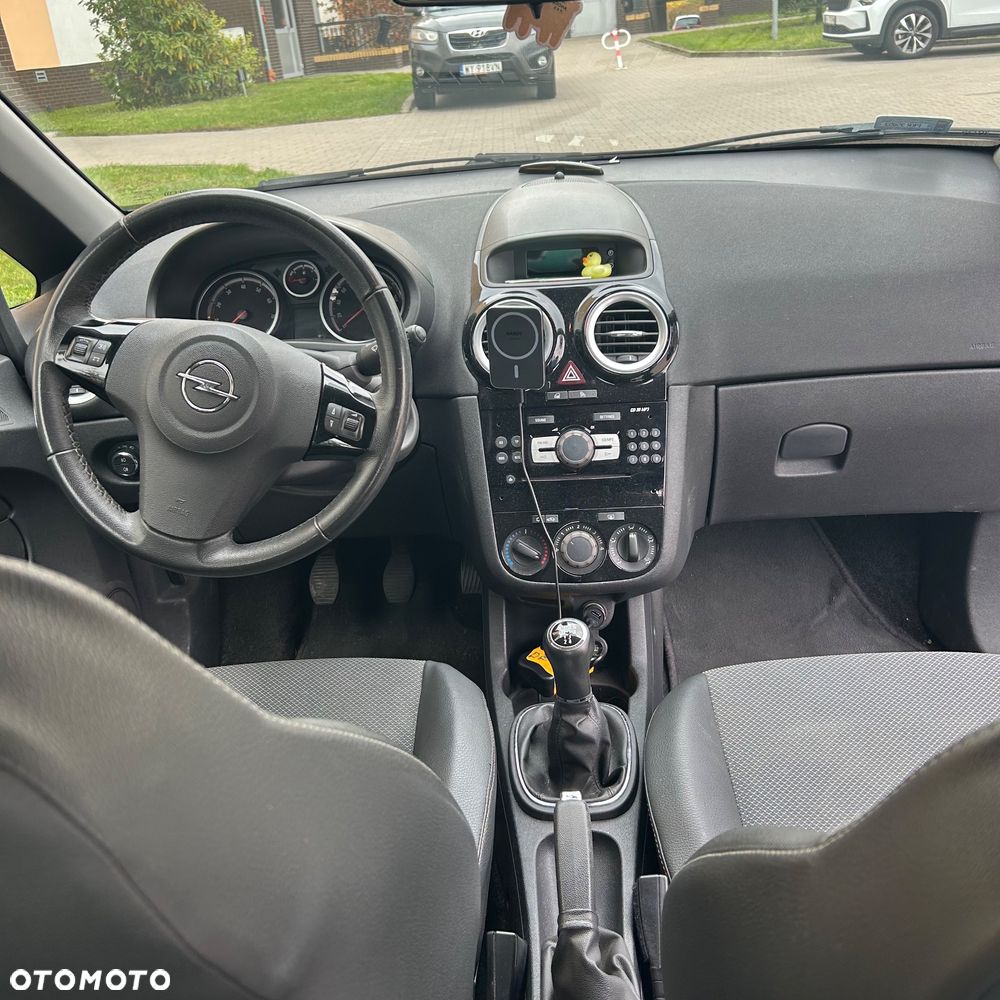 Opel Corsa 1.4 16V Color Edition - 4