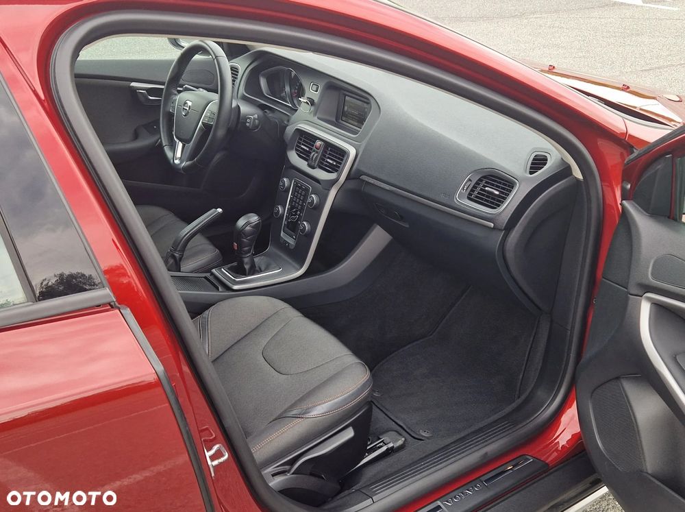 Volvo V40 Cross Country T3 Drive-E Momentum - 16