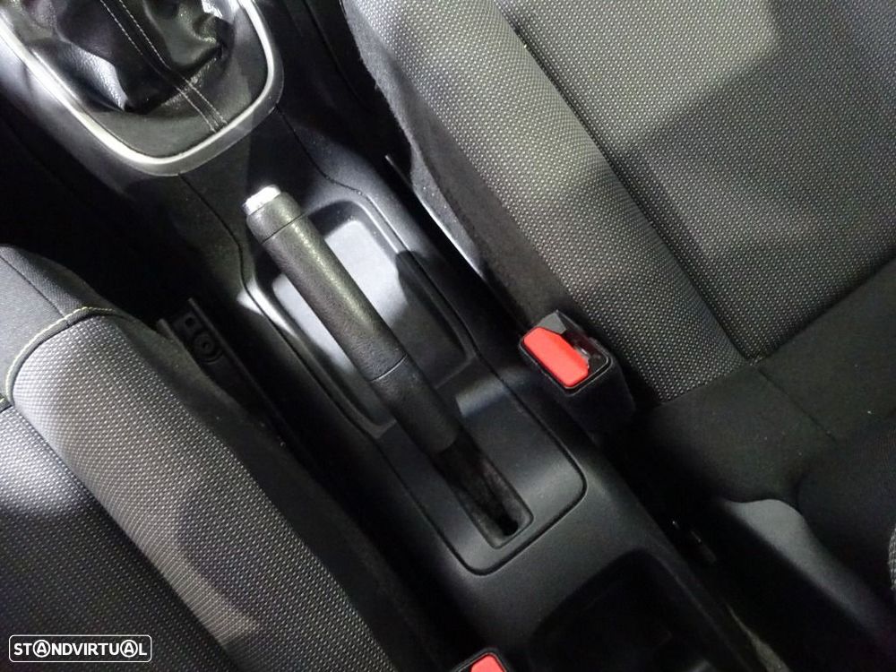 Citroën C3 1.2 PureTech Shine - 29