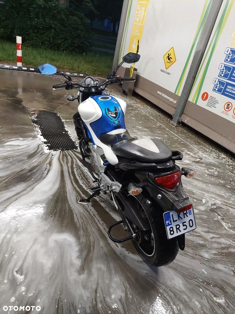 Suzuki Gladius - 3