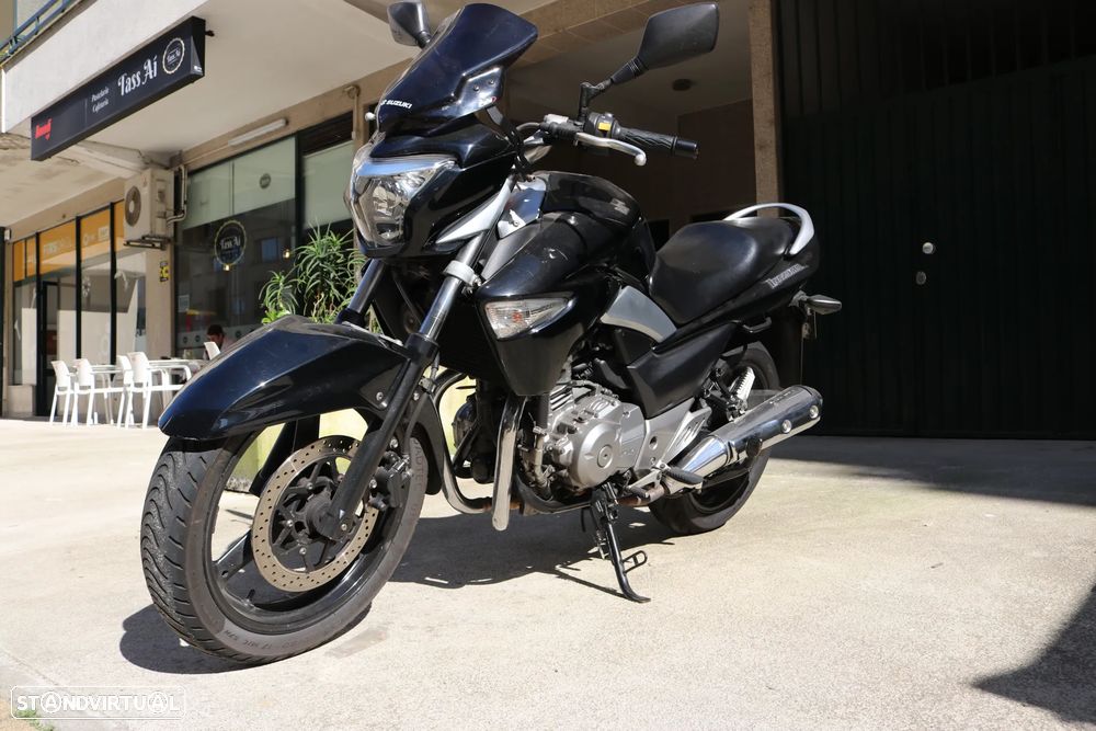 Suzuki Inazuma 250 - 1