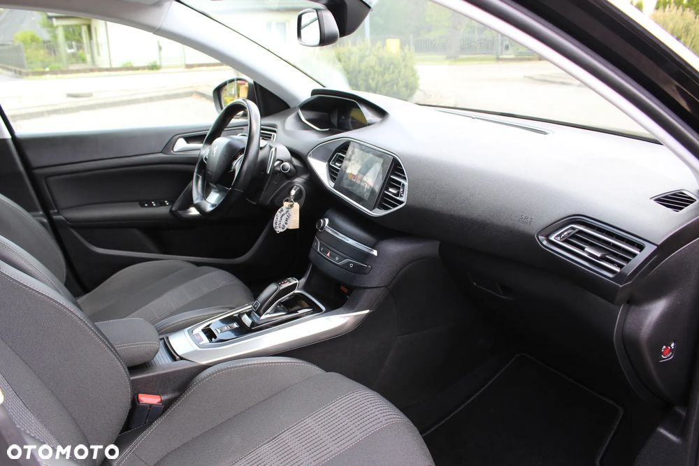 Peugeot 308 BlueHDi 130 EAT8 Stop & Start Allure Pack - 16