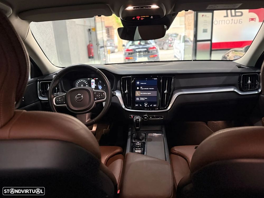 Volvo V60 D3 Momentum Pro - 21