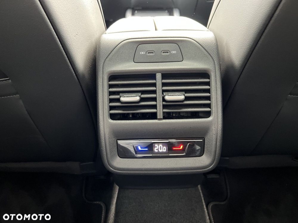 Volkswagen Passat - 31