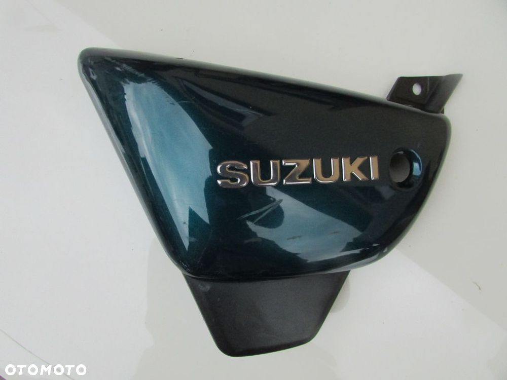 Suzuki GZ 125 Marauder owiewka boczek lewy - 1
