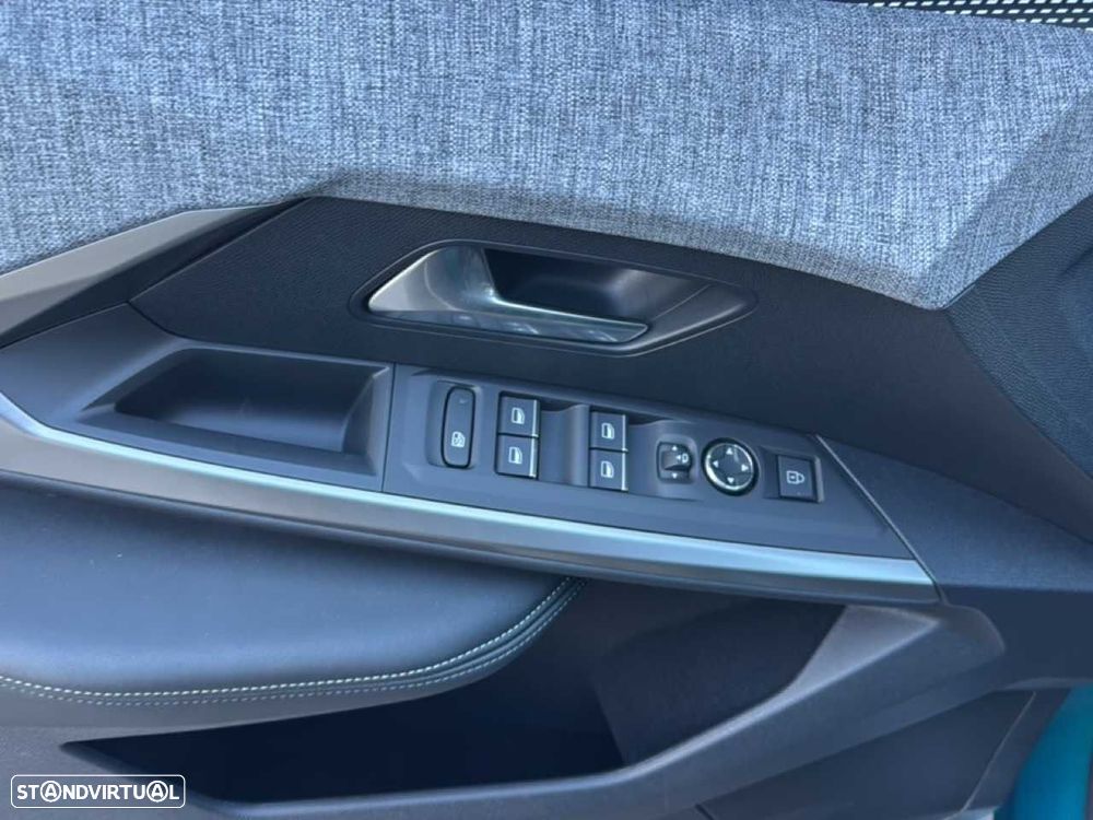 Peugeot E-3008 73 kWh Dual Motor Launch Edition - 12
