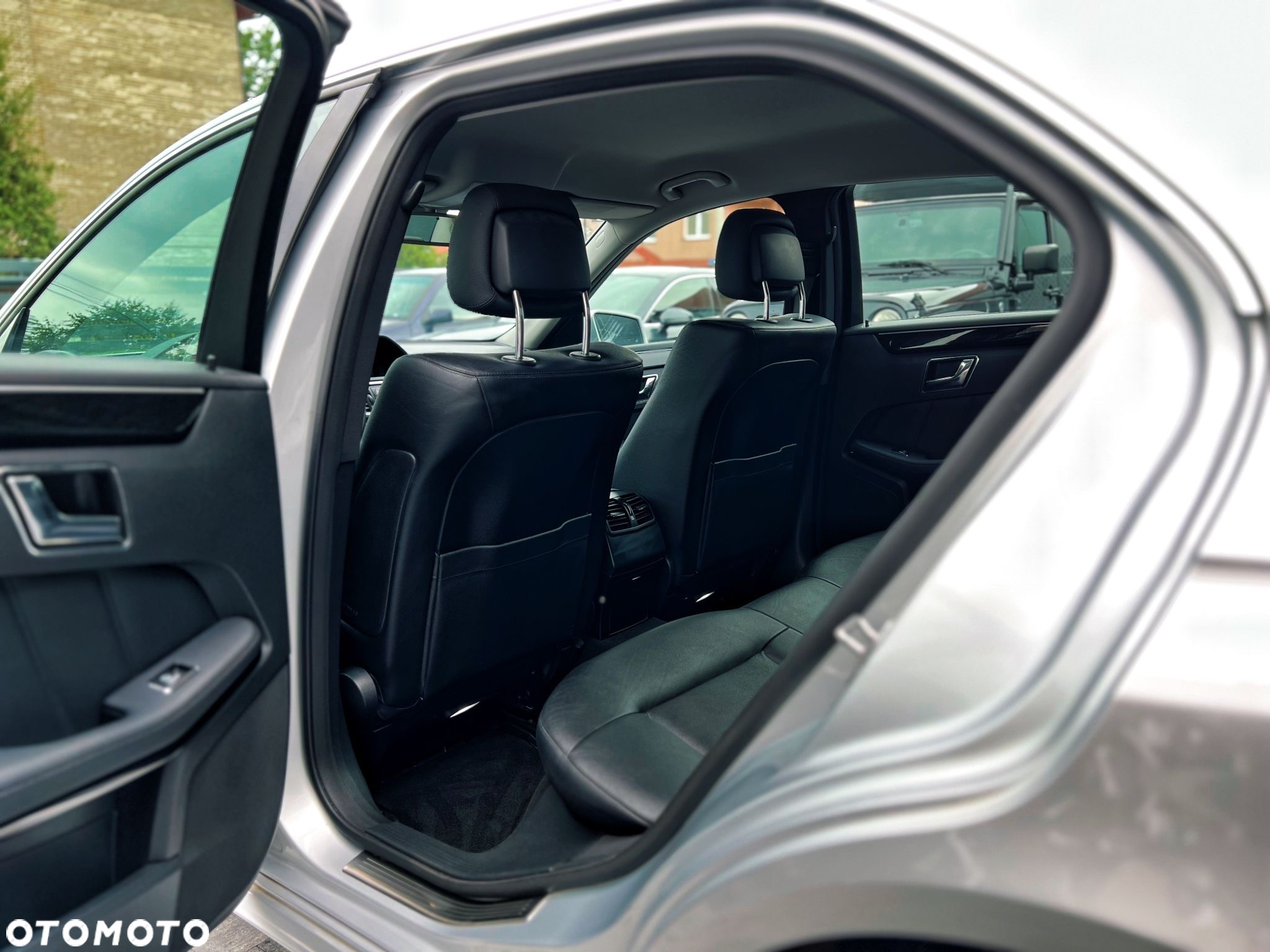Mercedes-Benz Klasa E 350 CDI BlueEff Avantgarde - 18