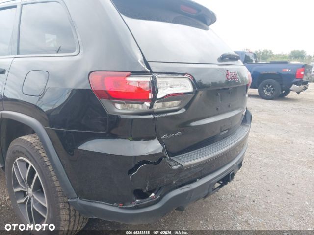 Jeep Grand Cherokee - 11