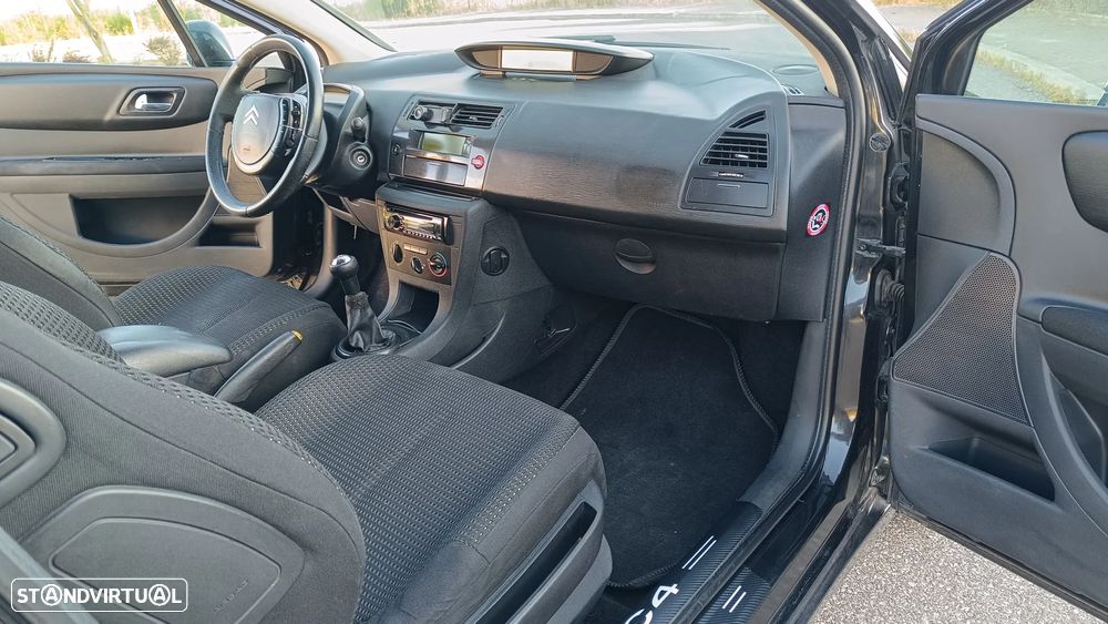 Citroën C4 1.6 HDi 110 VTR - 16