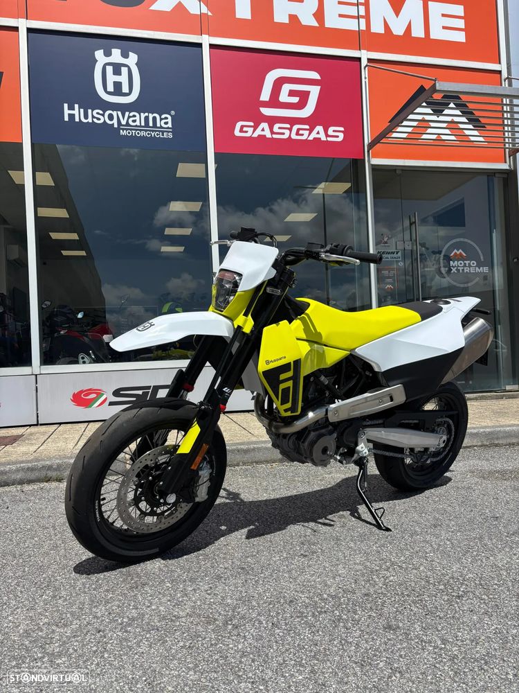 Husqvarna 701 Supermoto - 2