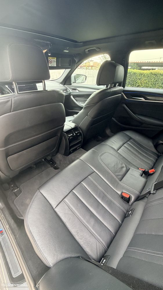 BMW 530 e Pack Desportivo M - 14