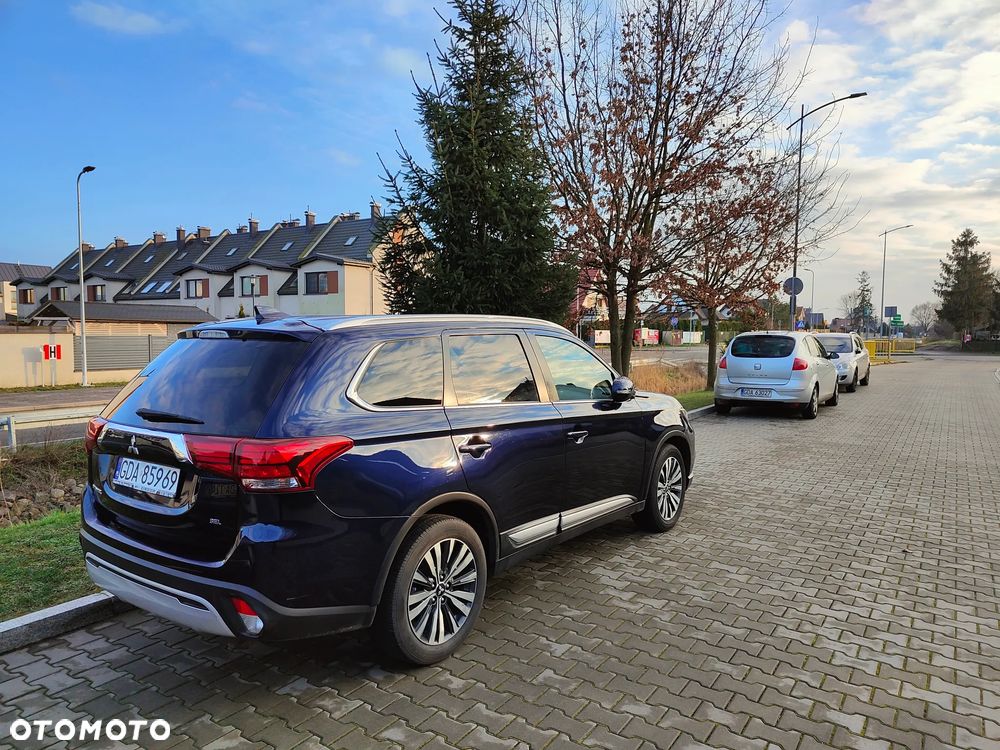 Mitsubishi Outlander - 15