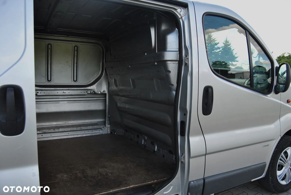 Opel Vivaro - 10