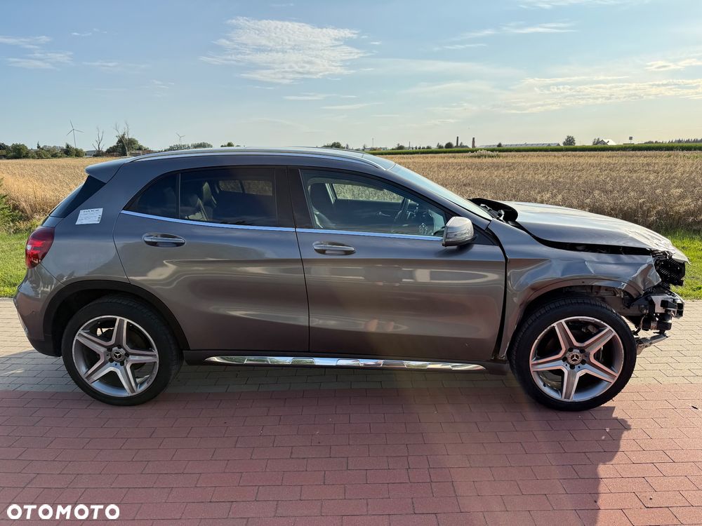 Mercedes-Benz GLA 200 7G-DCT AMG Line - 8