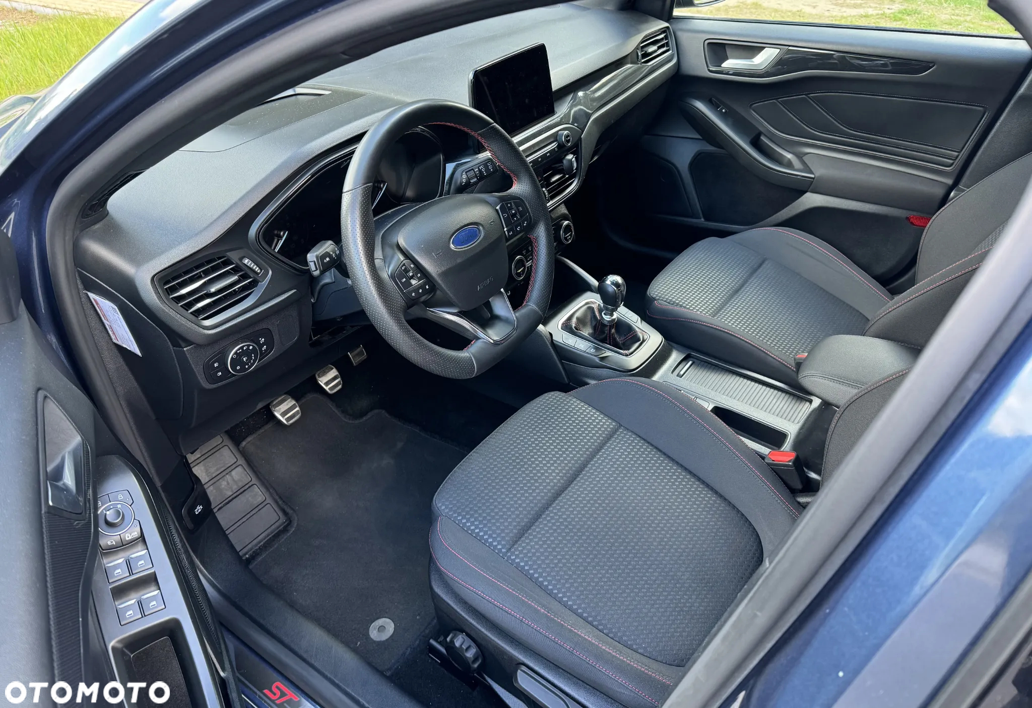 Ford Focus 1.0 EcoBoost Hybrid ST-LINE - 13