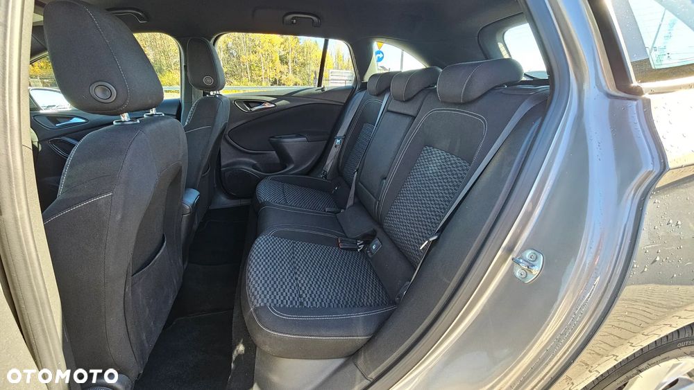 Opel Astra 1.4 T Dynamic - 9