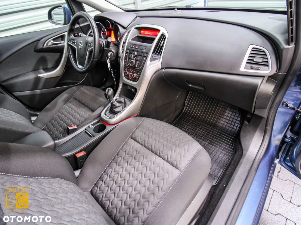 Opel Astra 1.4 T Cosmo - 9