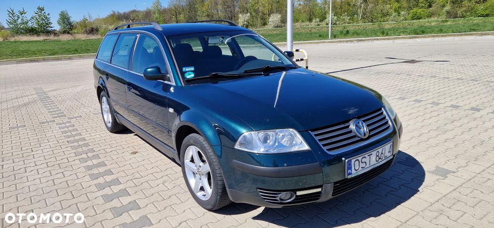 Volkswagen Passat 1.6 Basis - 1