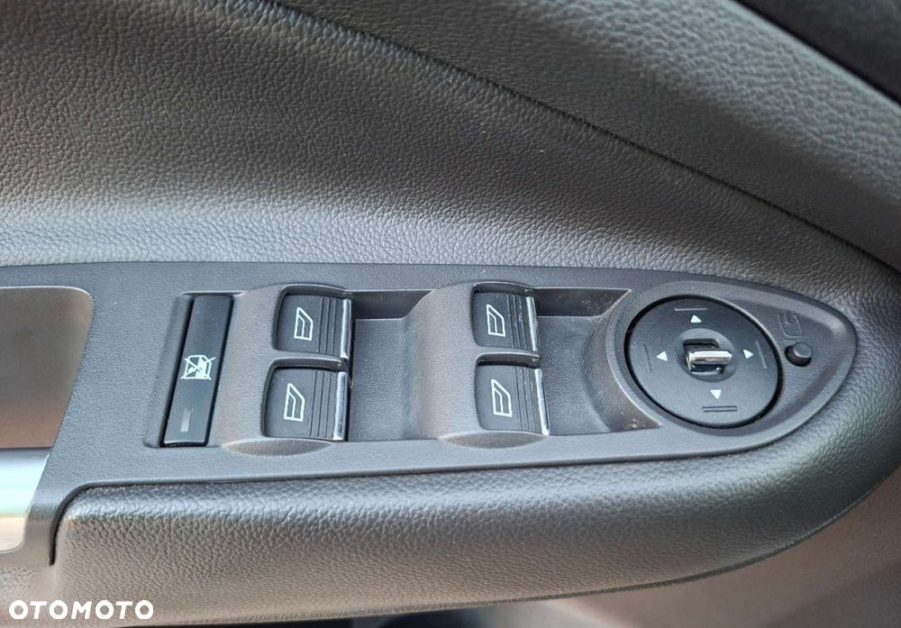 Ford Kuga - 23