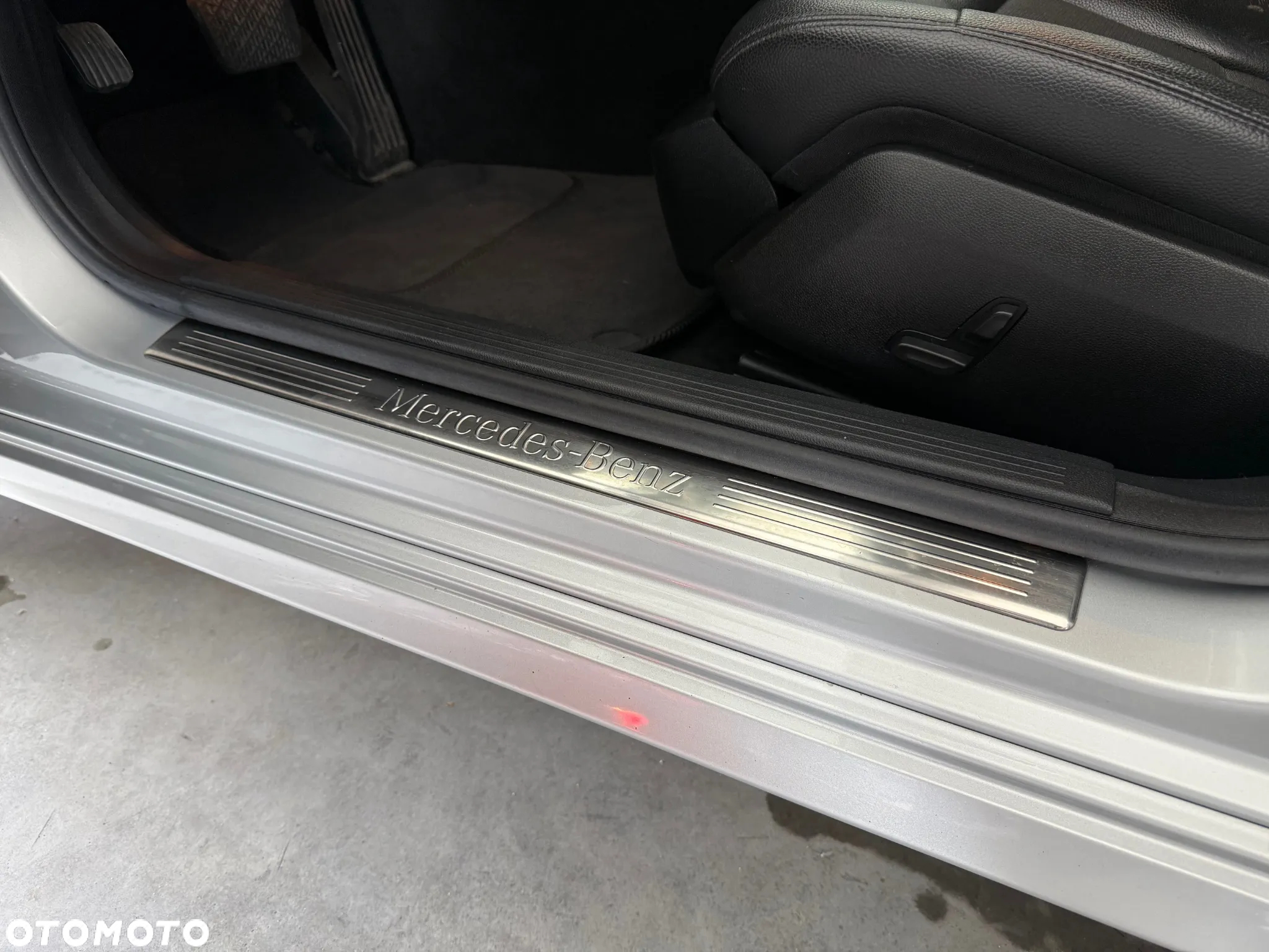 Mercedes-Benz Klasa E 250 BlueTEC 4-Matic Elegance - 29