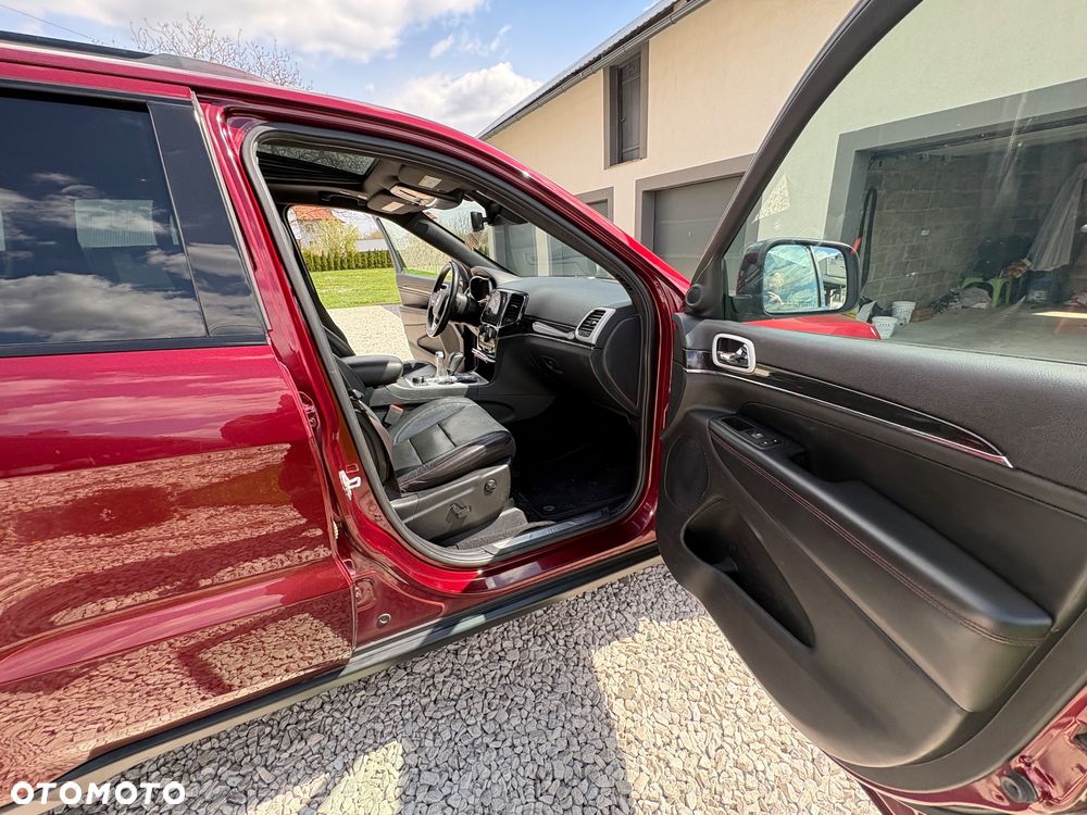 Jeep Grand Cherokee - 25