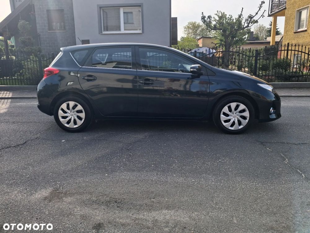 Toyota Auris 1.6 Executive - 5