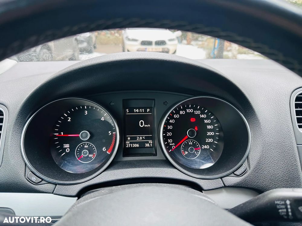 Volkswagen Golf 1.6 TDI DPF DSG Exclusive - 3