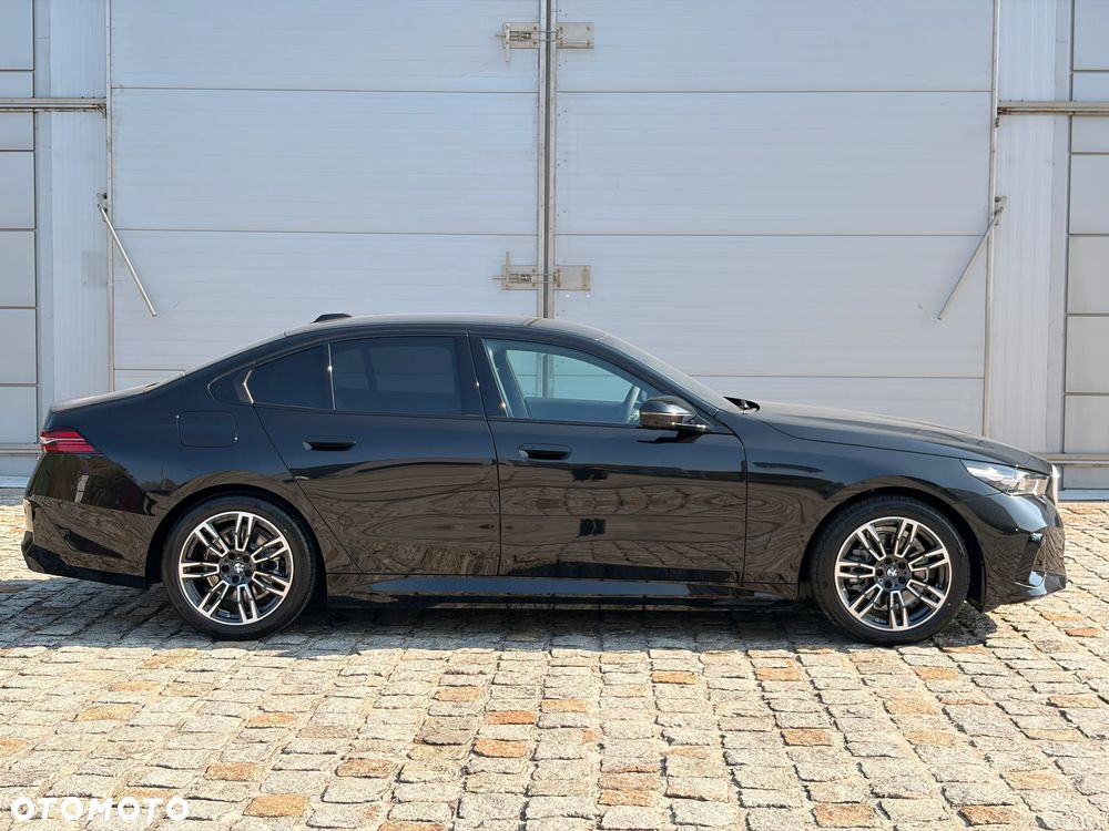 BMW Seria 5 530e PHEV - 3