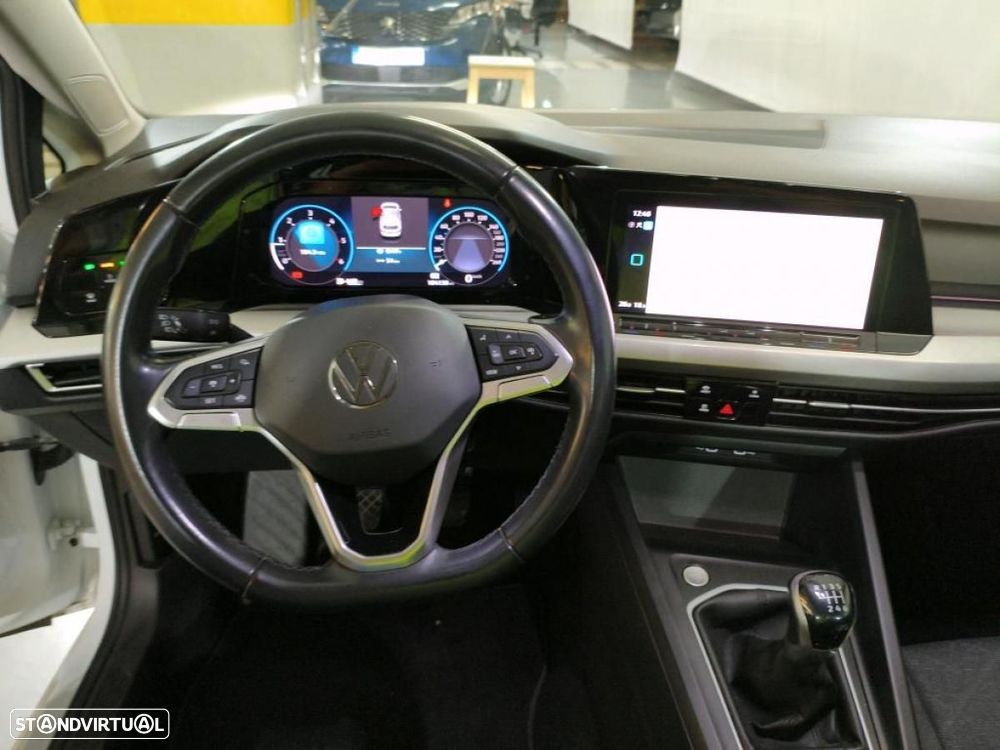 VW Golf 2.0 TDI Conceptline - 3